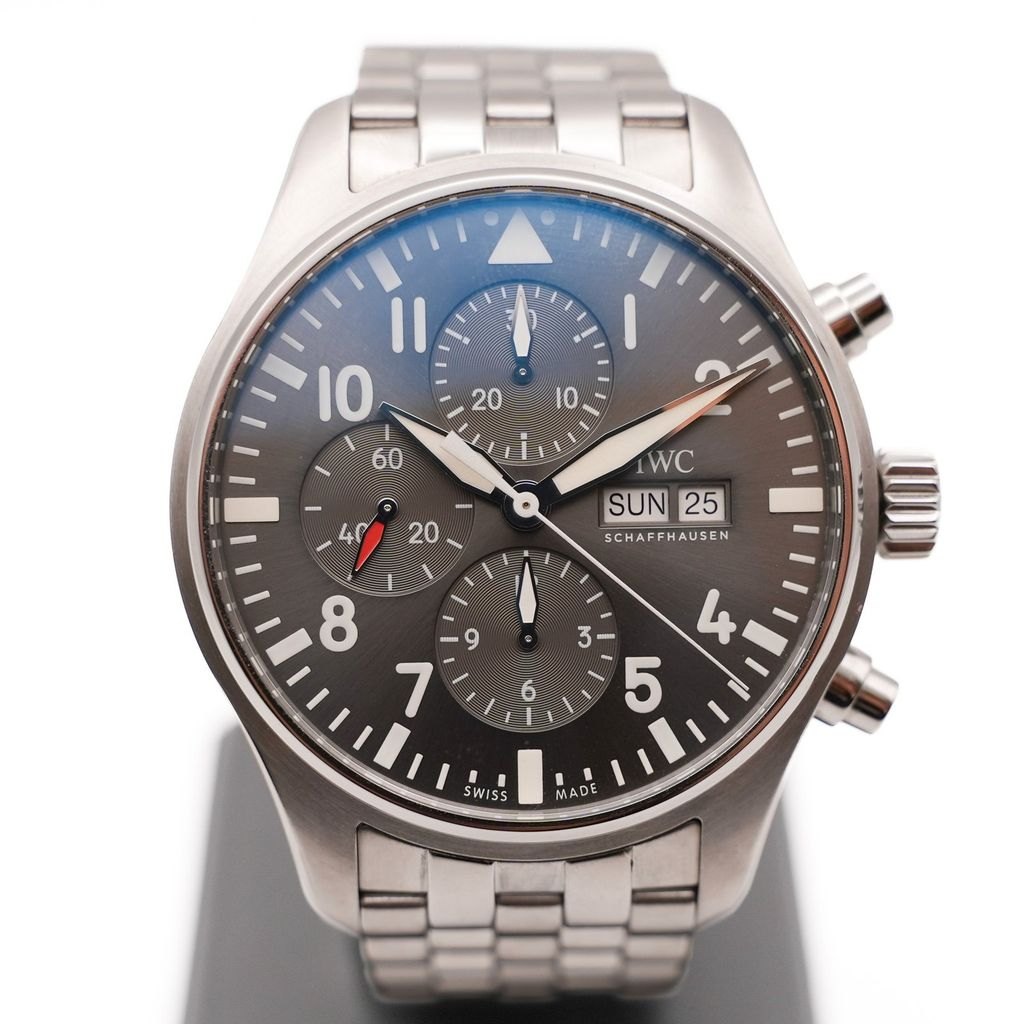 IWC Fliegeruhr Chronograph Spitfire Frontansicht