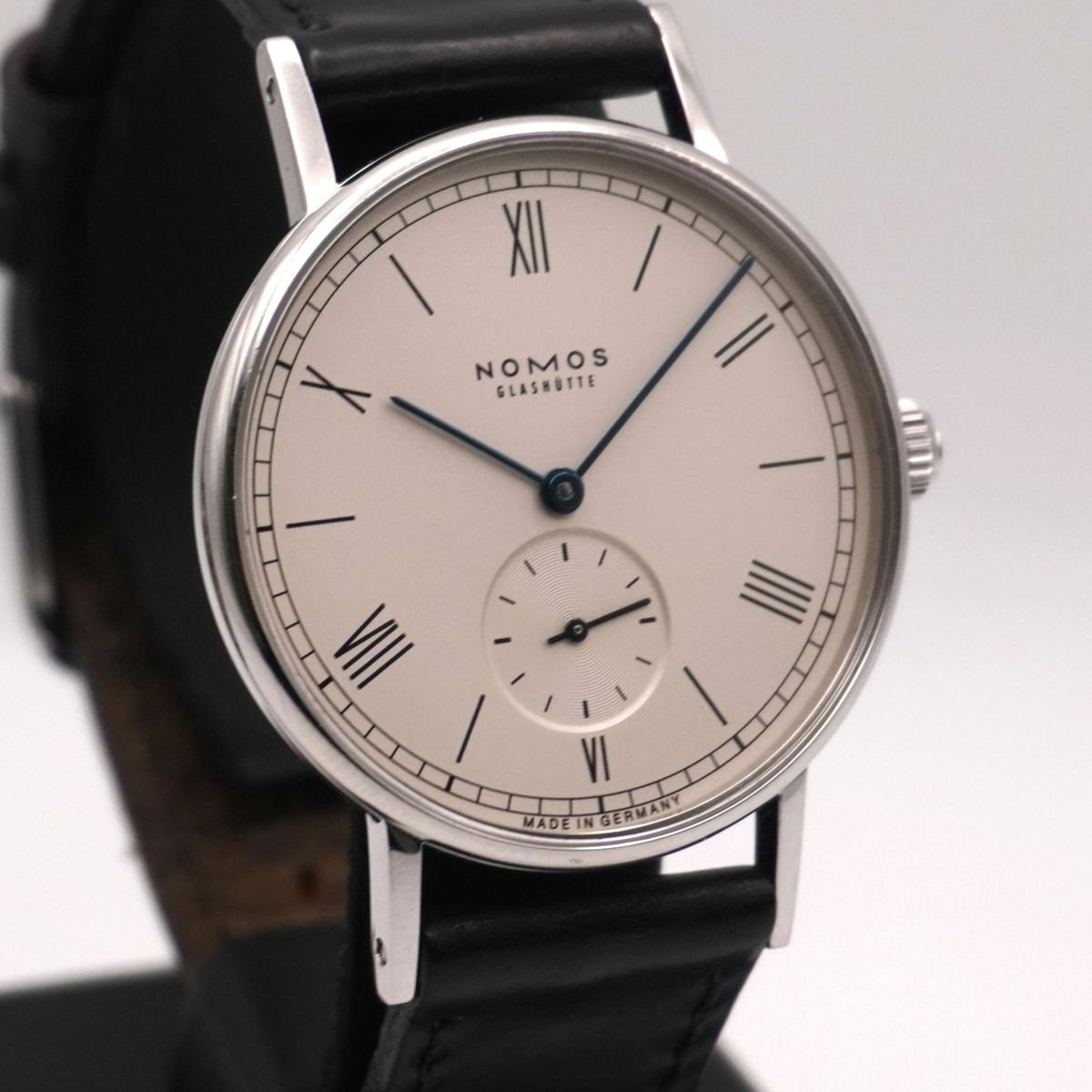 Nomos Ludwig Handaufzug 34 mm