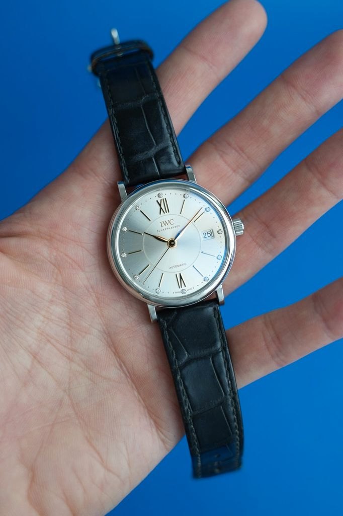 IWC Portofino Automatic 37 frontal in der Hand