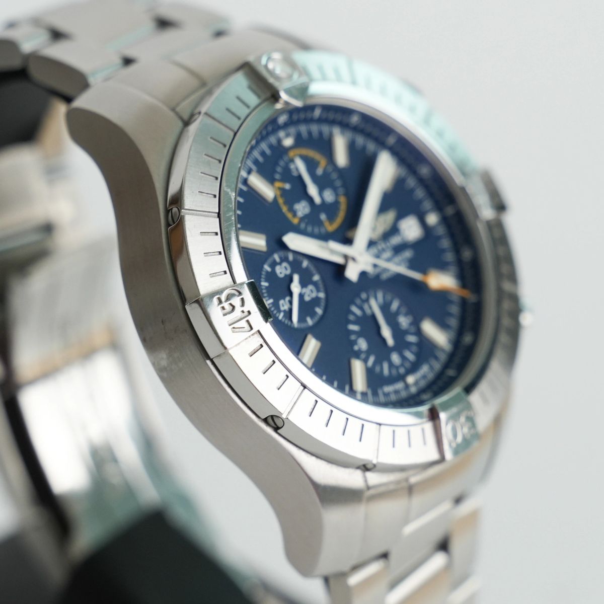 Breitling Avenger Chronograph Blau 45mm