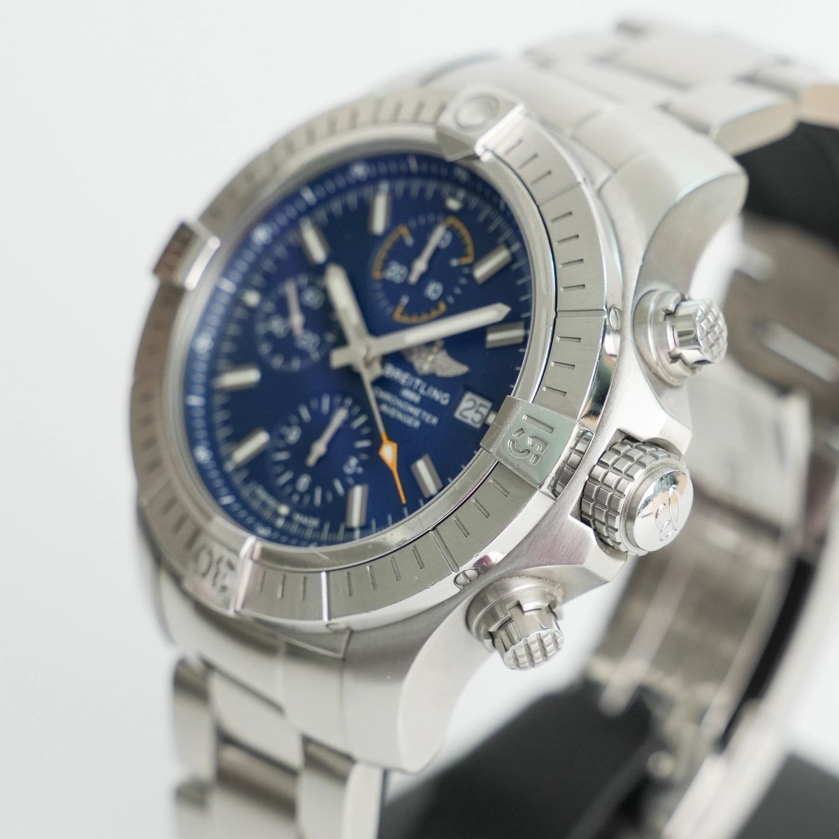 Breitling Avenger Chronograph Blau 45mm