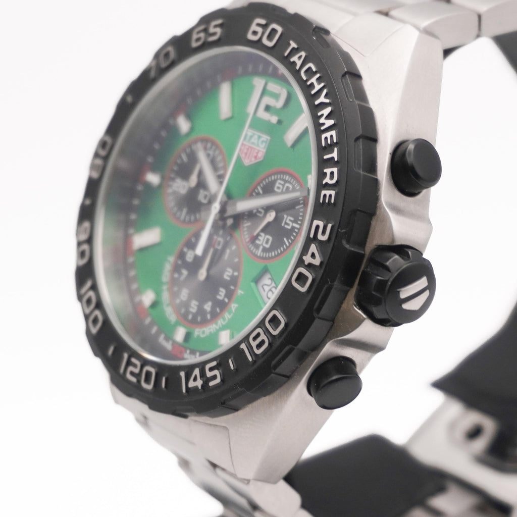 TAG Heuer Formula 1 CAZ101AP — Zifferblatt und Lünette im Detail
