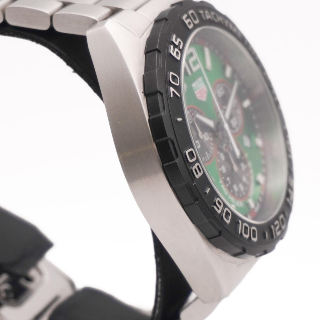 TAG Heuer Formula 1 CAZ101AP — seitliche Ansicht mit Drückern