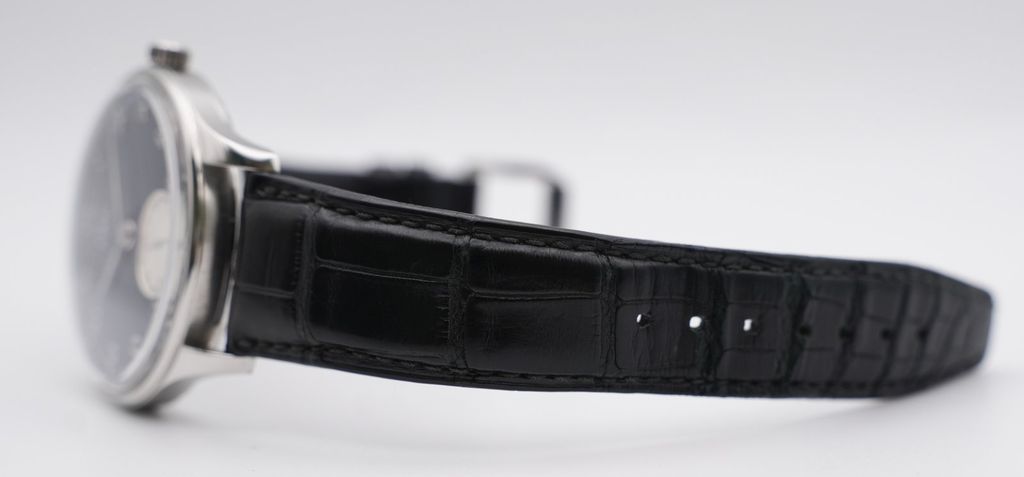 IWC Portugieser Handaufzug Profil mit Lederband